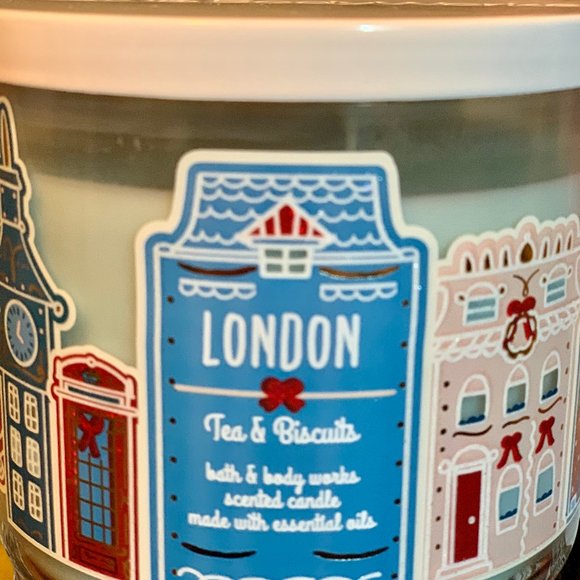 London Tea & Biscuits 3-wick Candle - Picture 1 of 1